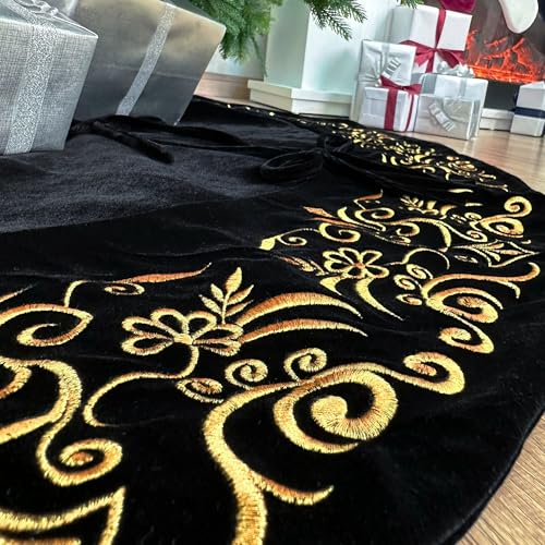 Burgundy Victorian Velvet Christmas Tree Skirt with Gold Damask Embroidery Q6345